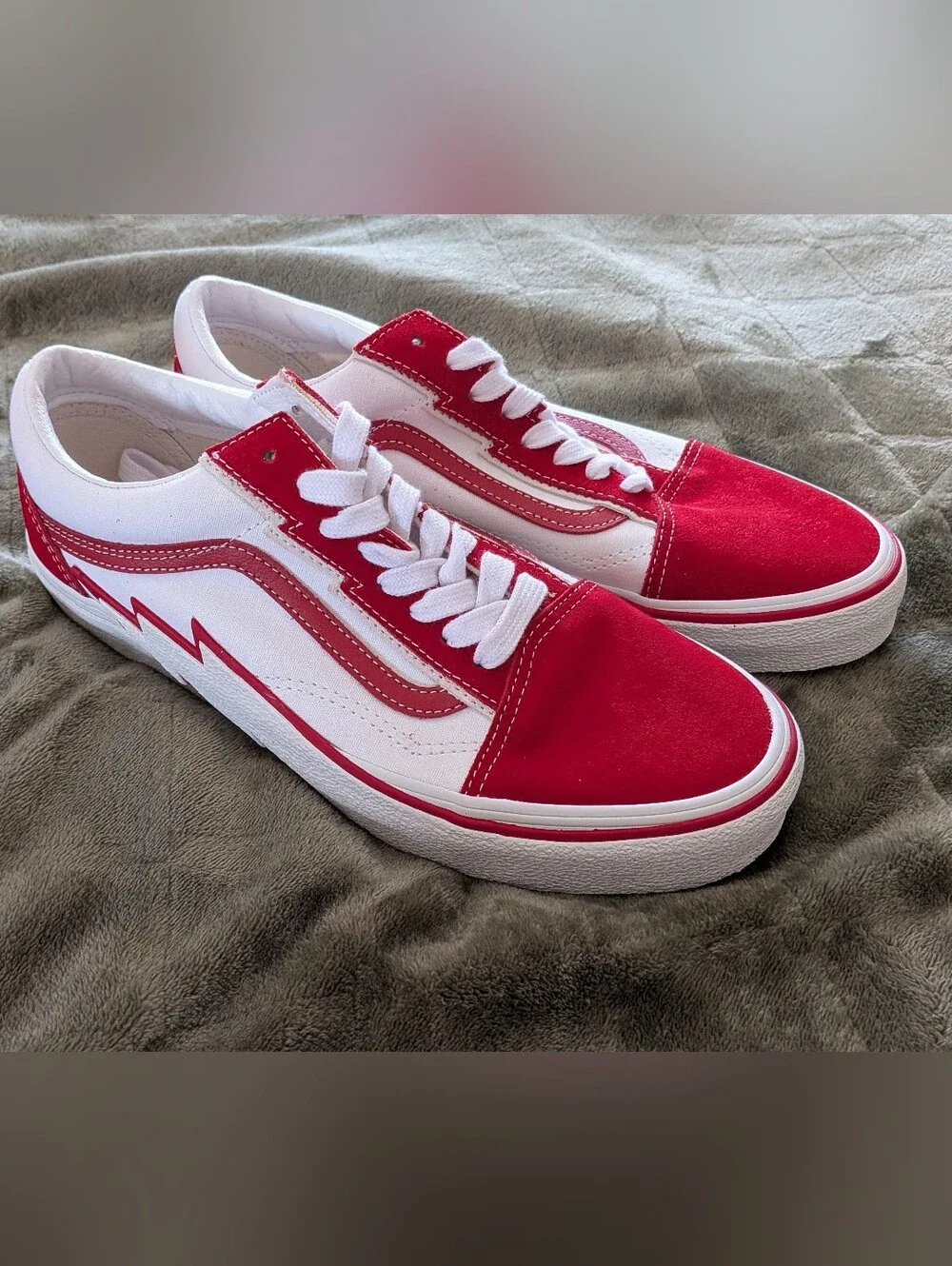 NEW Mens Vans Old Skool Bolt 2-Tone Red True White Sneaker Shoes Size 9.5 10